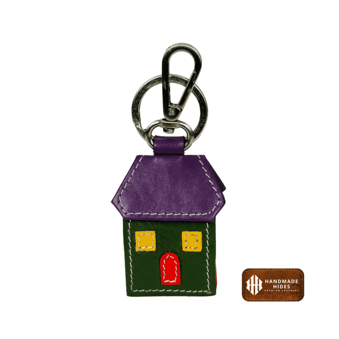 House-shaped green leather keyring and key holder by Handmade Hides, crafted from premium leather for a stylish, durable, and functional accessory. Perfect for men and women.