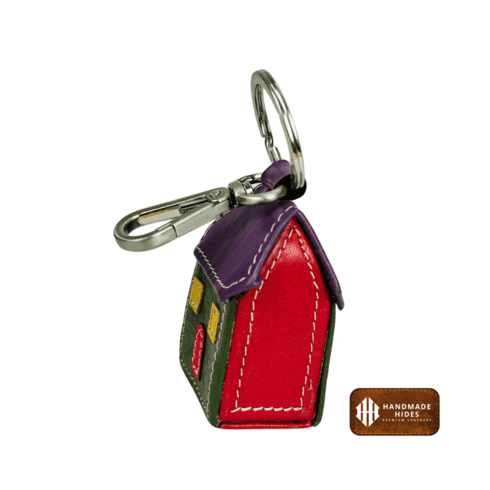 House-shaped green leather keyring and key holder by Handmade Hides, crafted from premium leather for a stylish, durable, and functional accessory. Perfect for men and women.