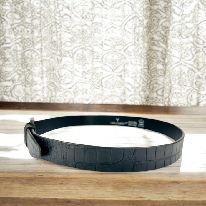 Black crocodile-embossed leather belt for men, luxury leather belt with polished metal buckle, premium croc-textured leather belt for formal and casual wear.