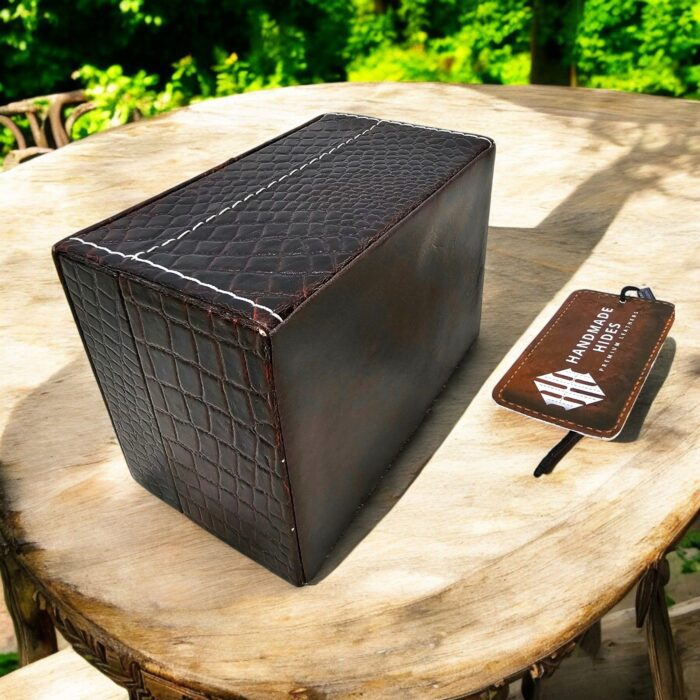 Compact leather travel watch box for professionals and collectors